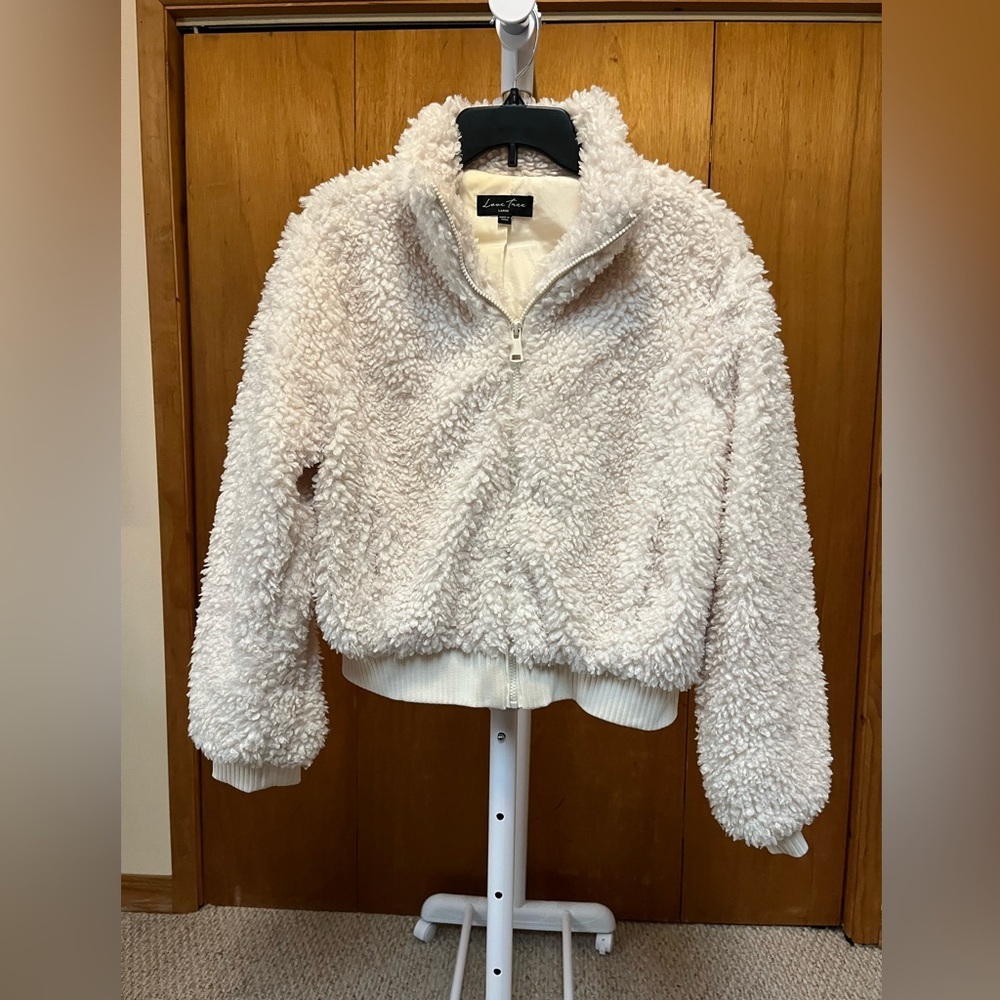 Love Tree Faux Fur Cream Jacket Size Large NWOT